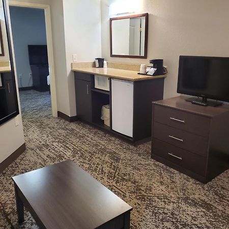 Best Western Fort Wayne Inn & Suites North Екстер'єр фото