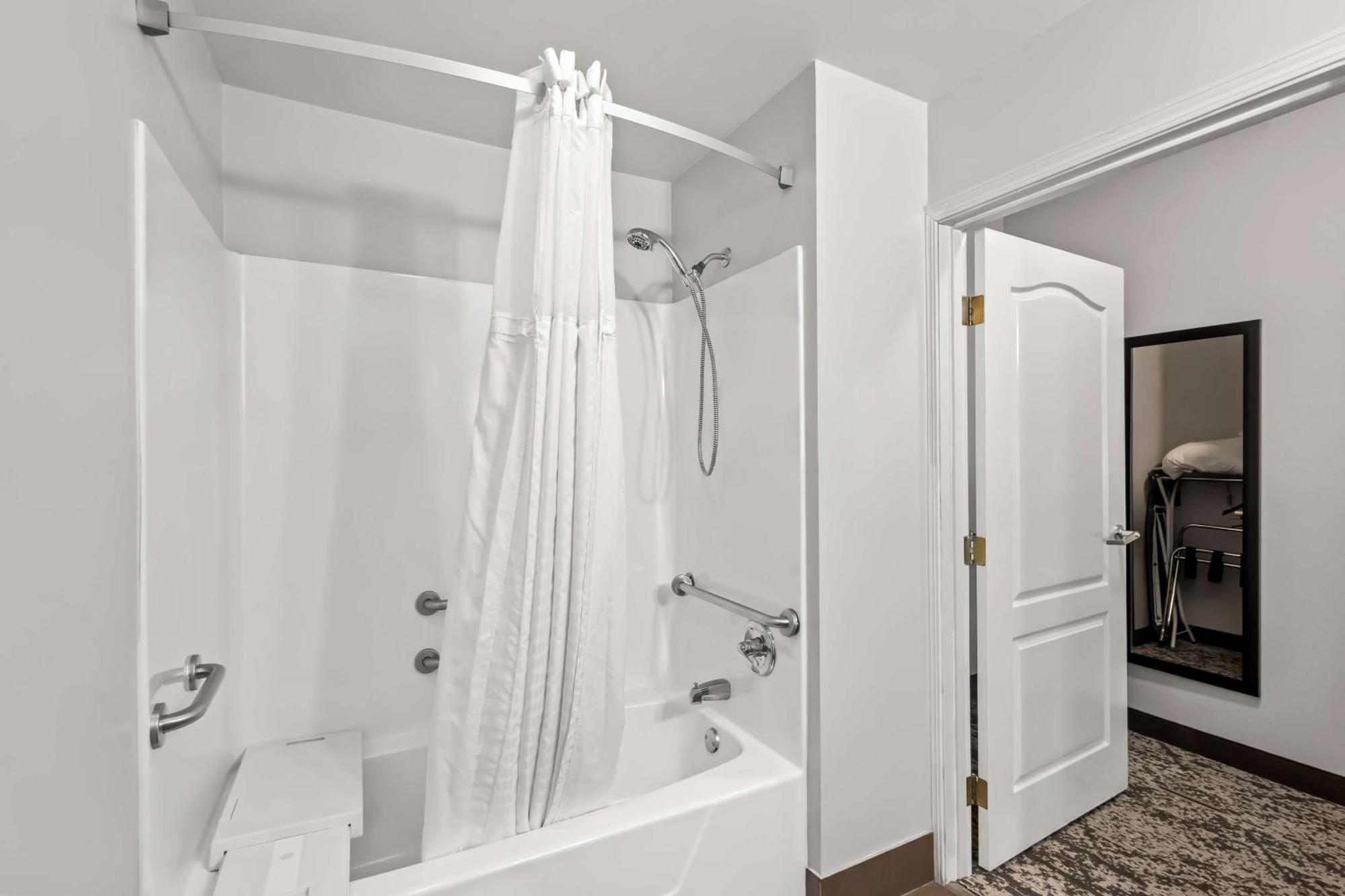 Best Western Fort Wayne Inn & Suites North Екстер'єр фото